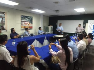 Charla Especializada de vidrios para Grupo Roble Panama